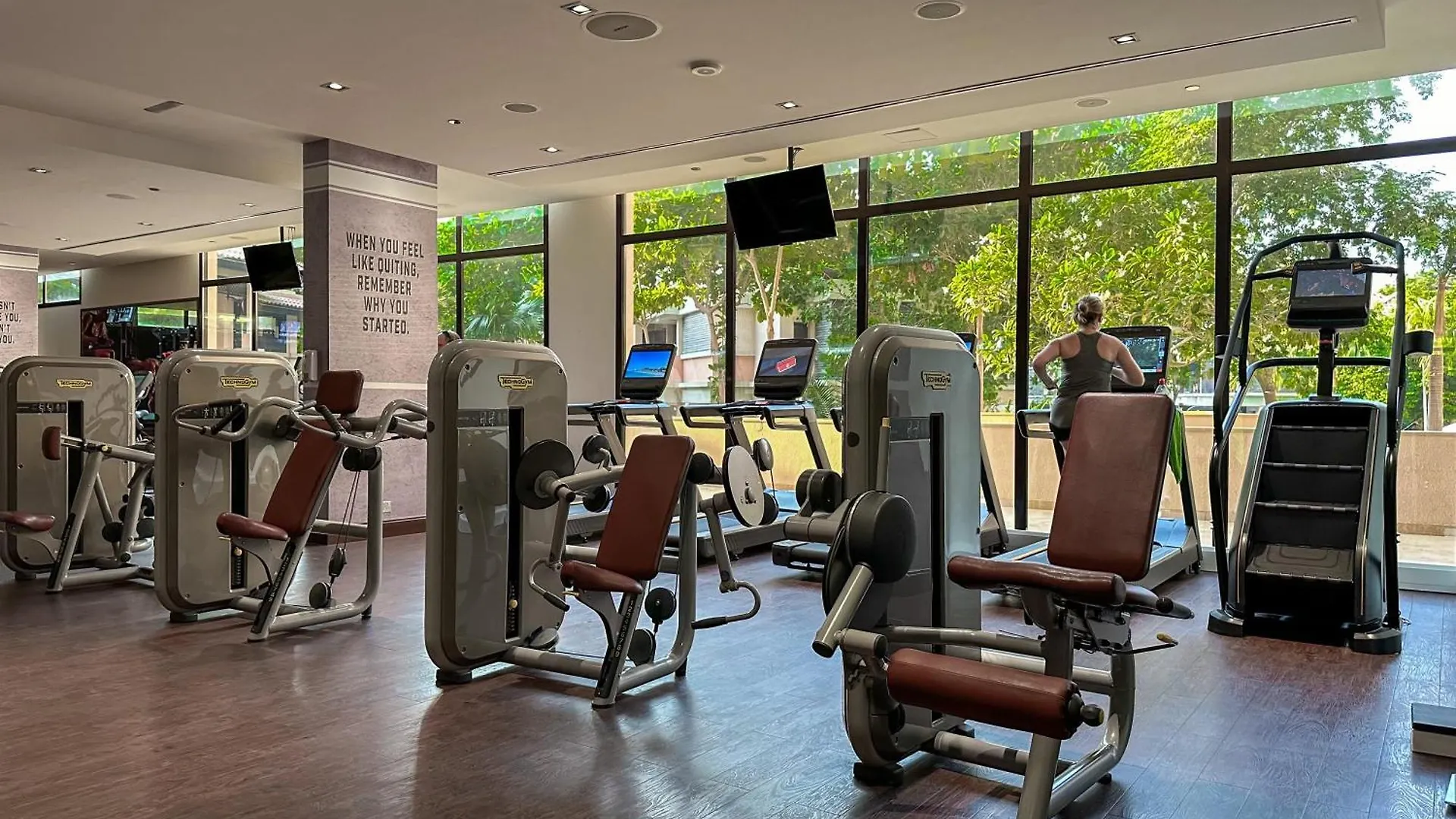 Upgraded Gorgeous 1Br At 5 Star Resort Dubai
