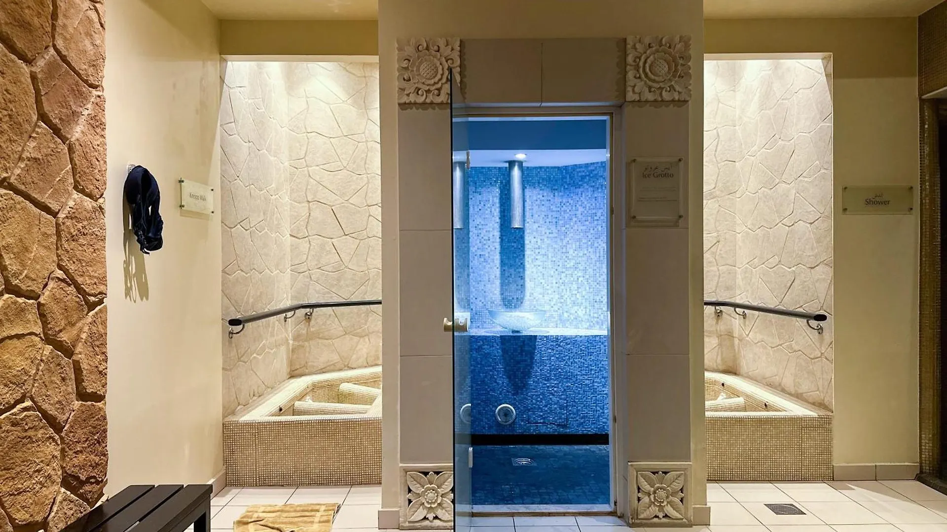 Upgraded Gorgeous 1Br At 5 Star Resort Dubai Apartment