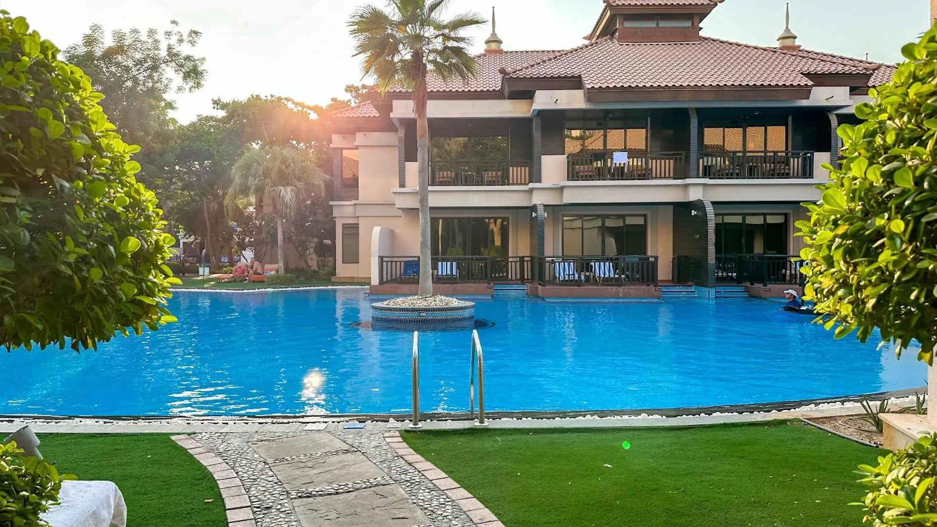 Upgraded Gorgeous 1Br At 5 Star Resort Dubai Apartment